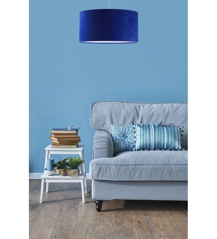 Kobaltowa lampa wisząca Alpana z białym wnętrzem np. do sypialni lub nad stół do jadalni