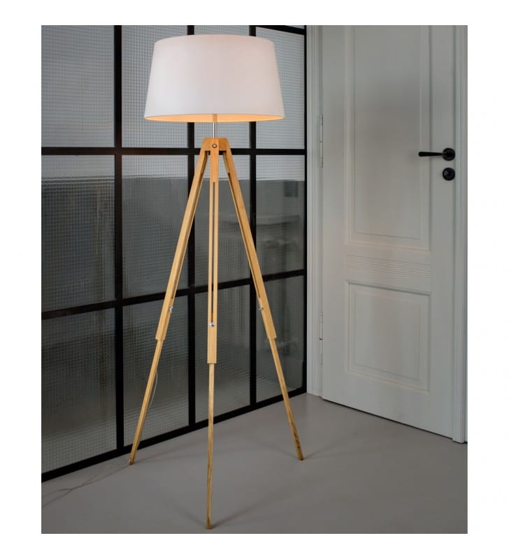Lampa podłogowa z regulowaną wysokością na drewnianym dębowym trójnogu Tripod biały okrągły abażur do salonu sypialni jadalni