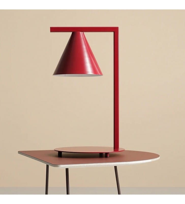 Lampa stołowa Form Red Wine metalowa bordowa do pokoju nastolatka młodzieżowego do sypialni